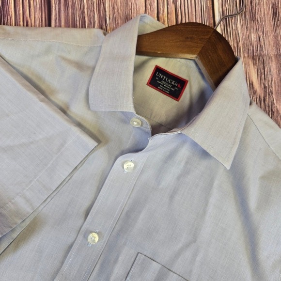 UNTUCKit Other - UNTUCKit Light Blue Short Sleeve Button-Down Shirt